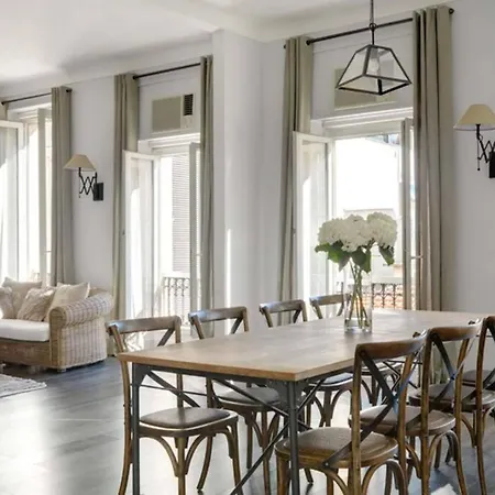 شقة Napoleon - Red Carpet Apartment, كان